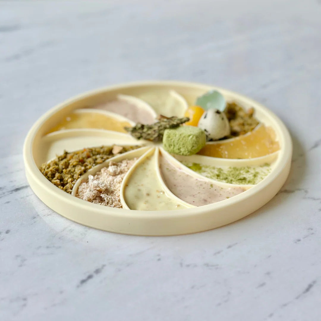 Wheelies lick mat & lid | buttercup