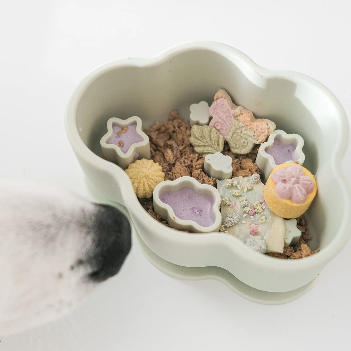 nimbus forage feeder in matcha