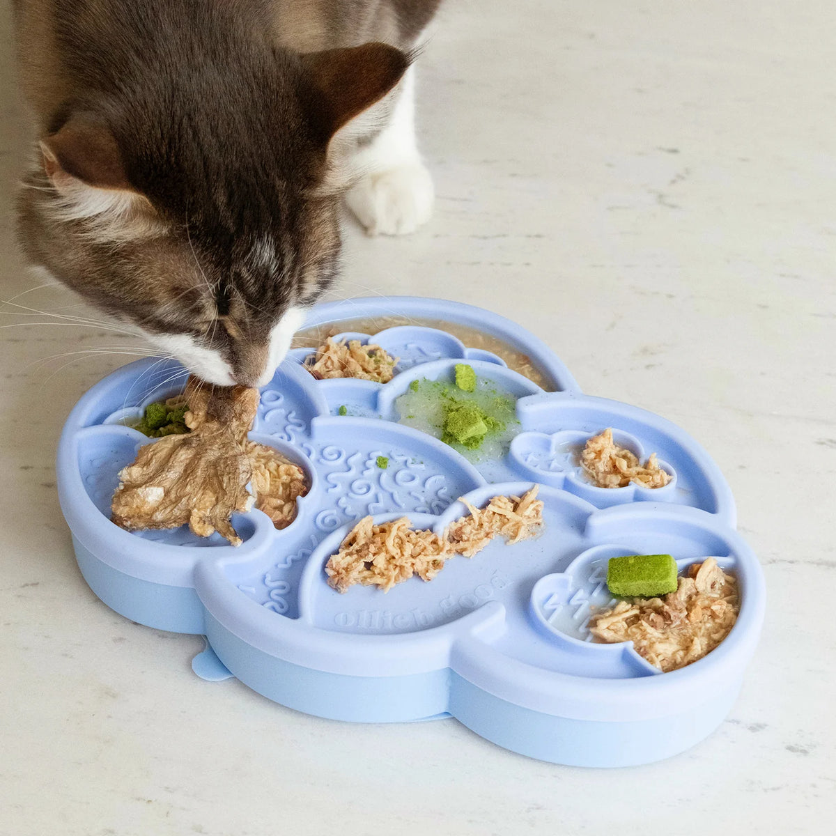 Cloud nine lick mat & lid | cornflower