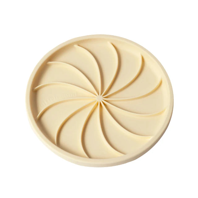 Wheelies lick mat & lid | buttercup